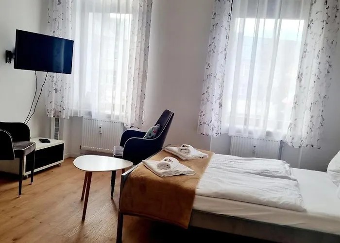 Green Apartment Fine For Couples Neukoelln